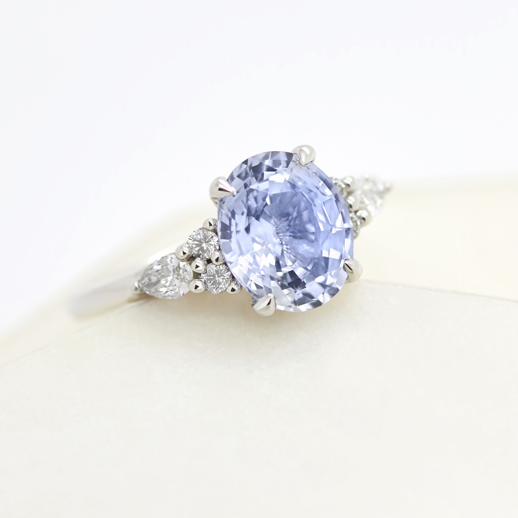 Centre sapphire