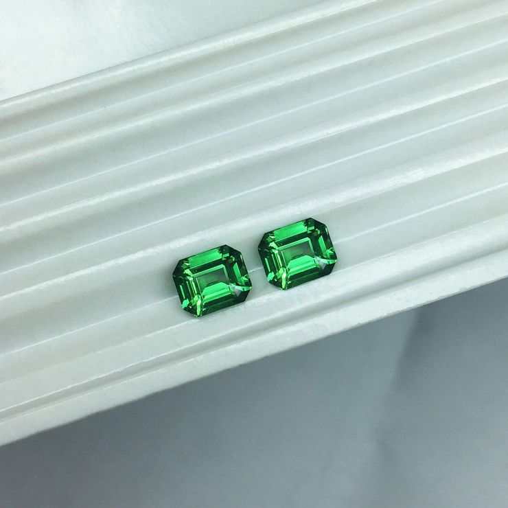 Emerald vs Tsavorite