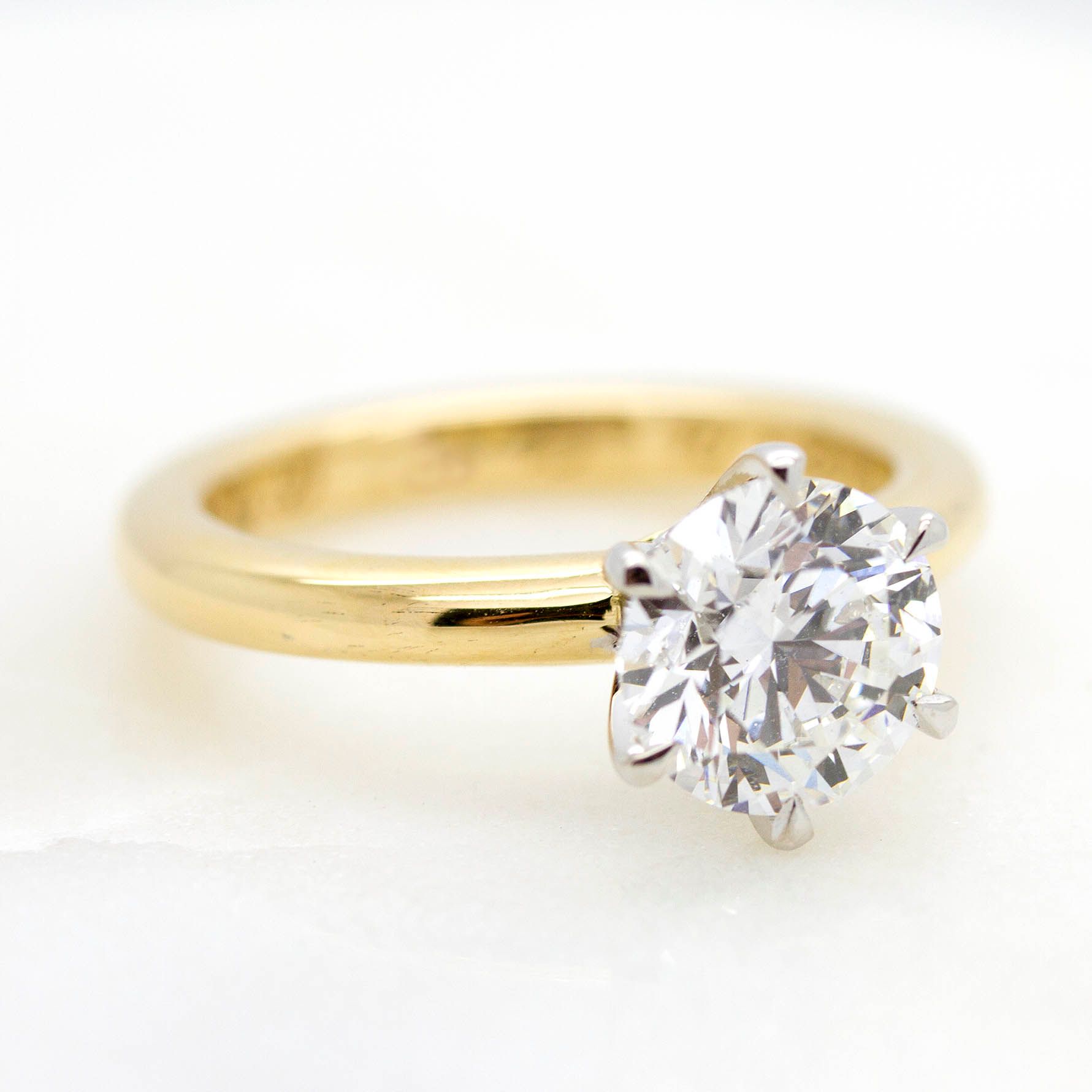 Centre Diamond