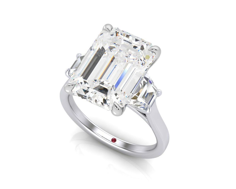 Gwen Stefani engagement ring emerald diamond Trilogy ring
