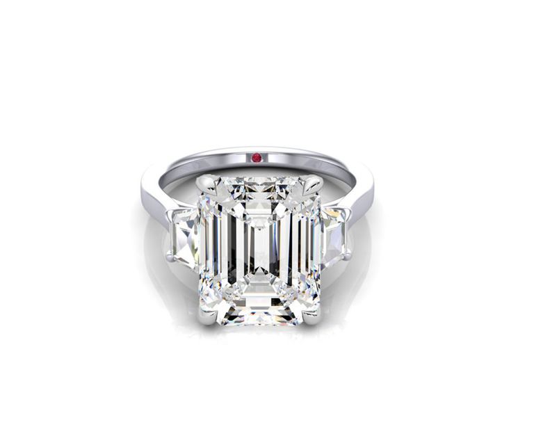 Gwen Stefani engagement ring emerald diamond Trilogy ring