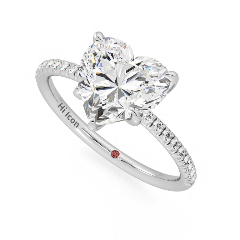 Avril Lavigne engagement ring