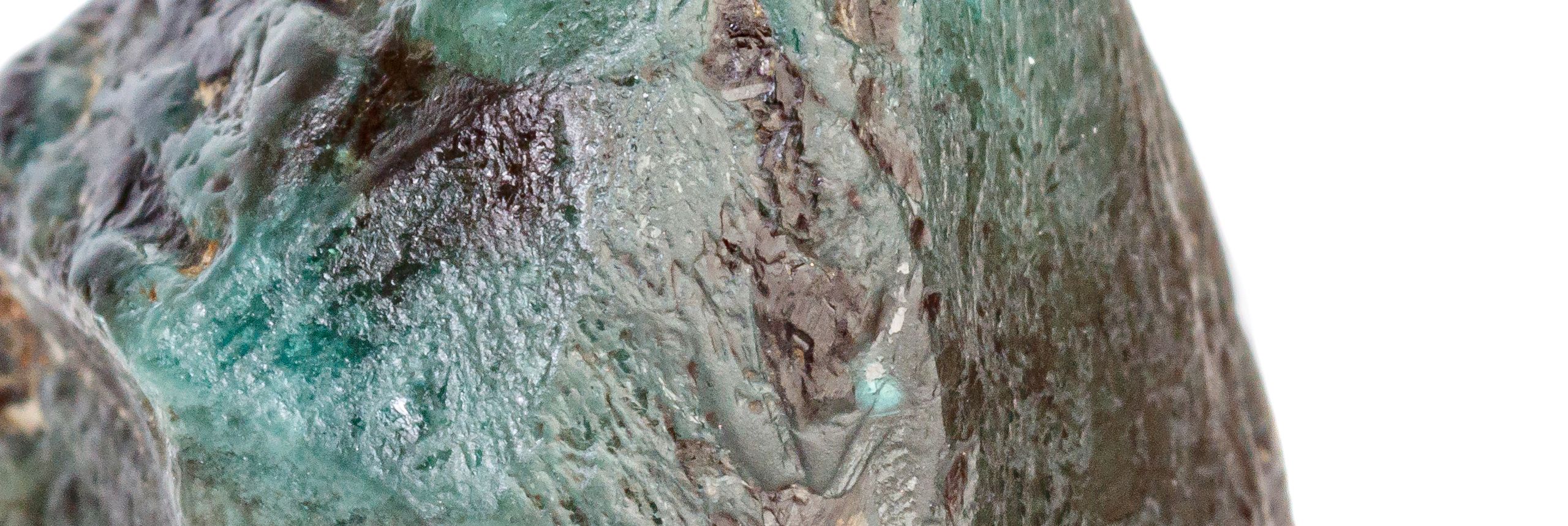 macromineralstonealexandritebluish greenwithfluorescentlight