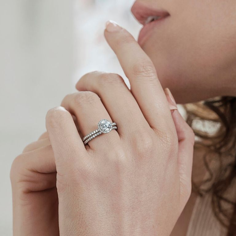 Halo engagement ring