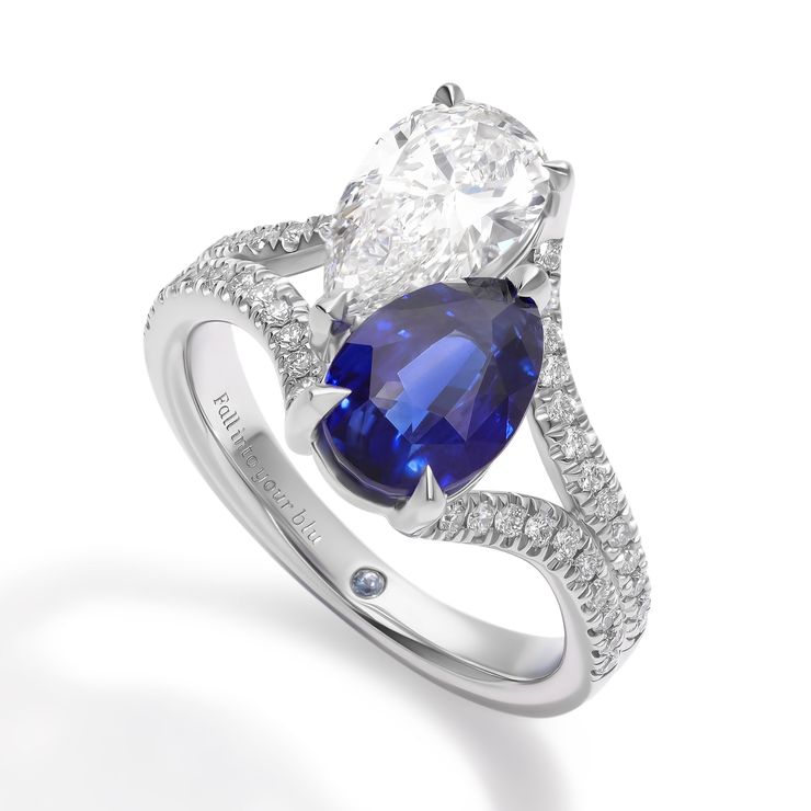 Pear Shape toi et moi sapphire birthstone ring