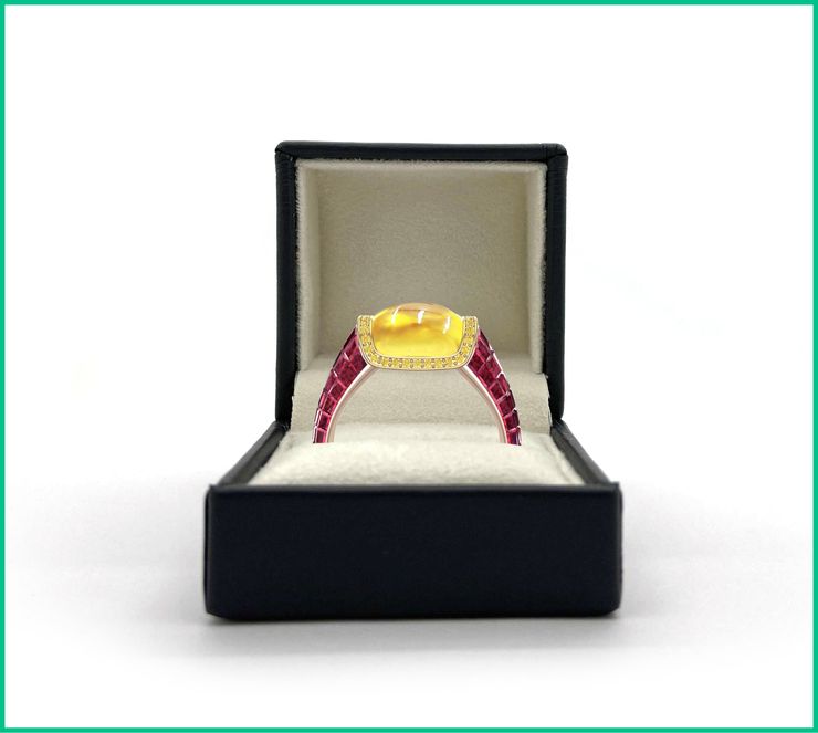 Sweet ring in box lower frame