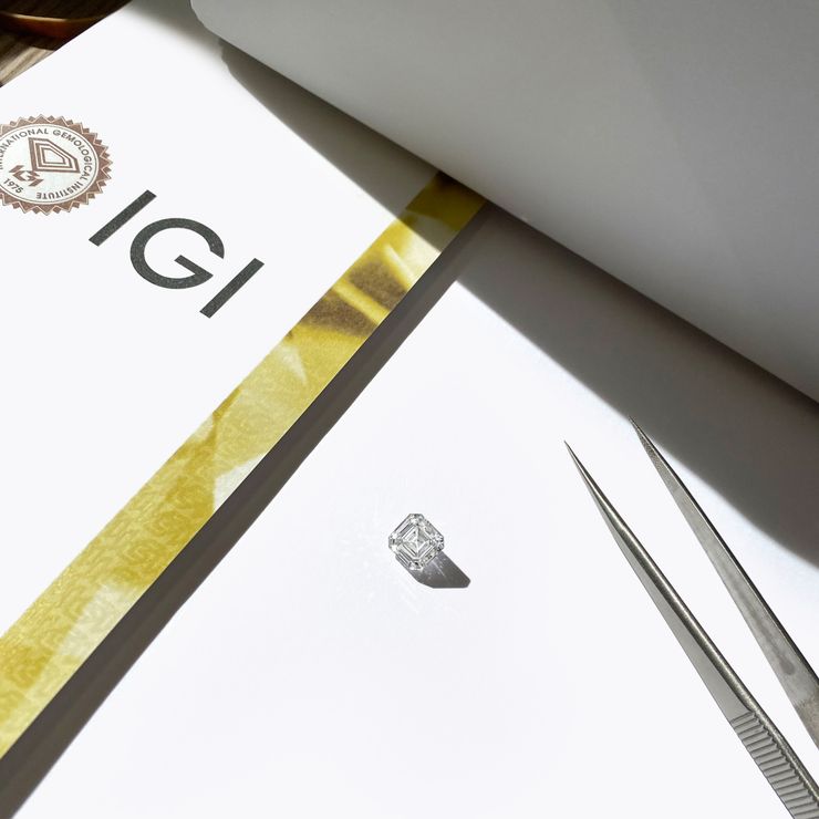 Asscher cut lab grown diamond tweezers igi certificate