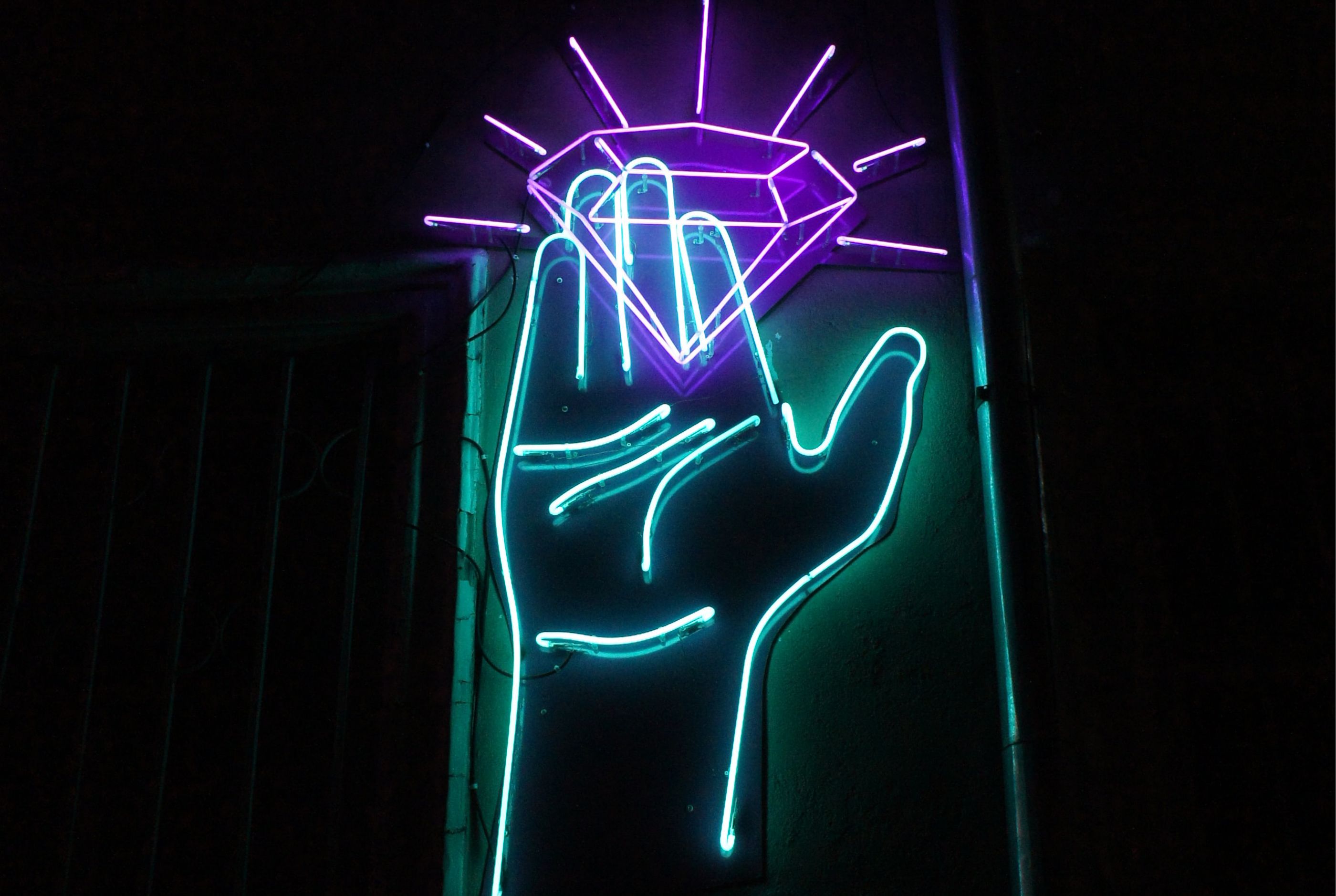 Neon diamond banner