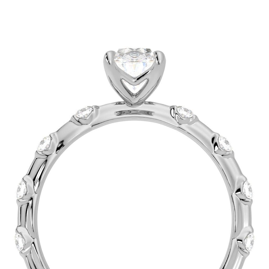Oval petite petal pavé