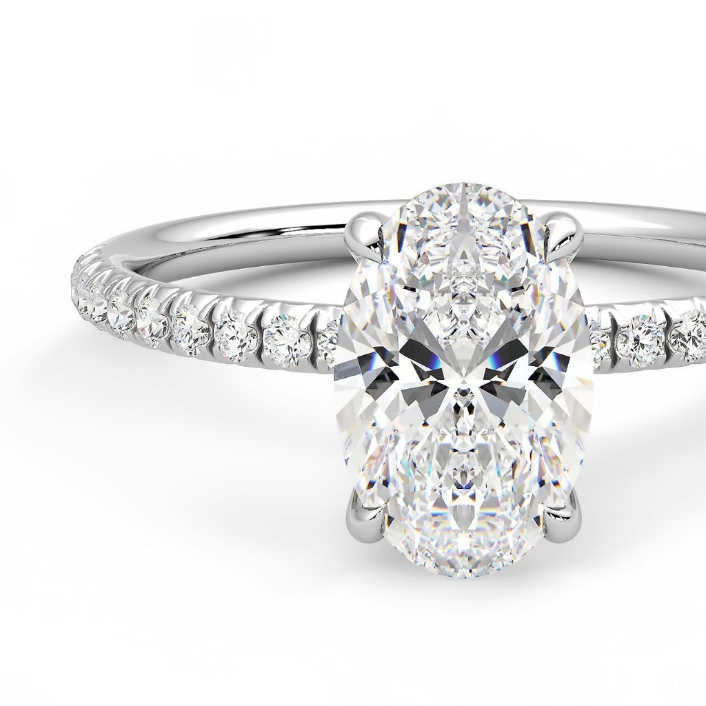 Oval pavé band