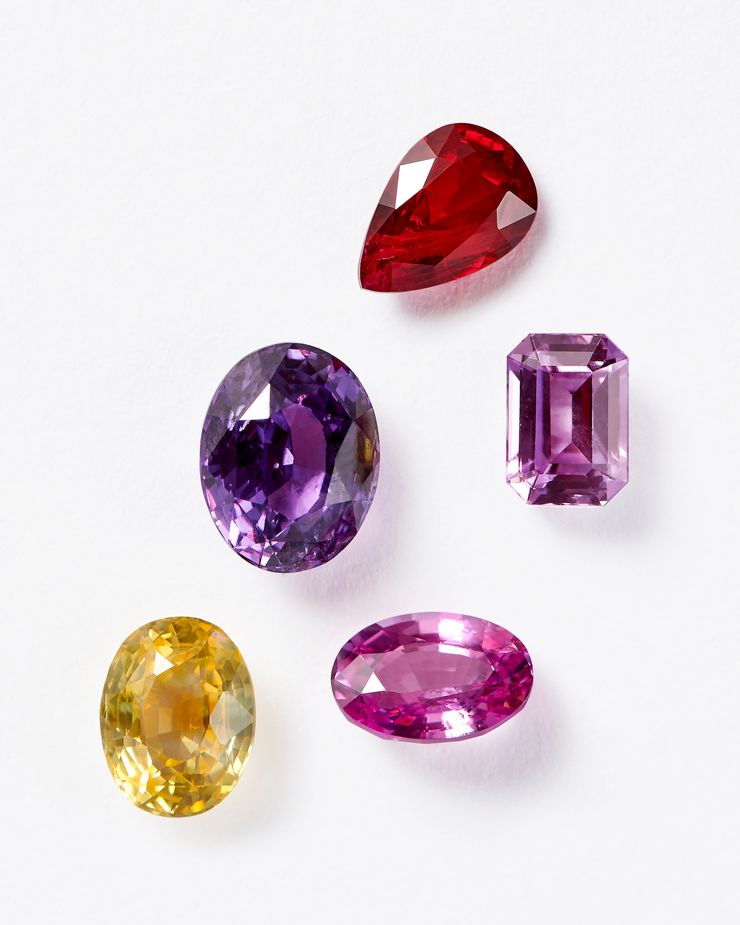 Colour gemstones