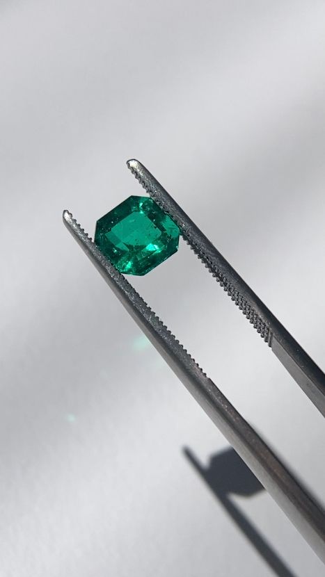 Loose asscher emerald