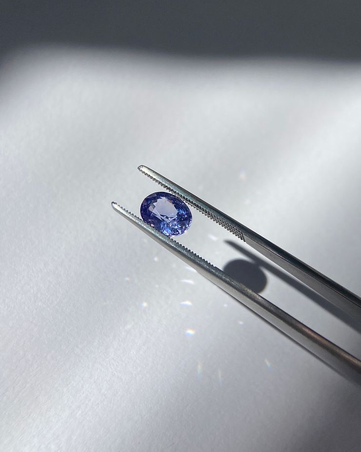Loose purple blue oval sapphire