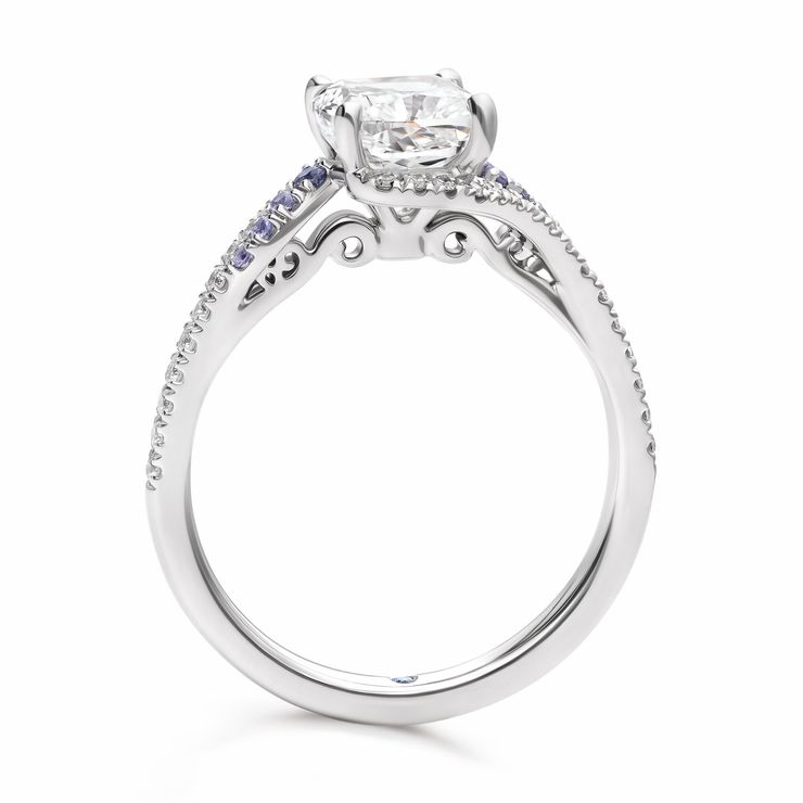 Air current inspired filigree detail engagement ring
