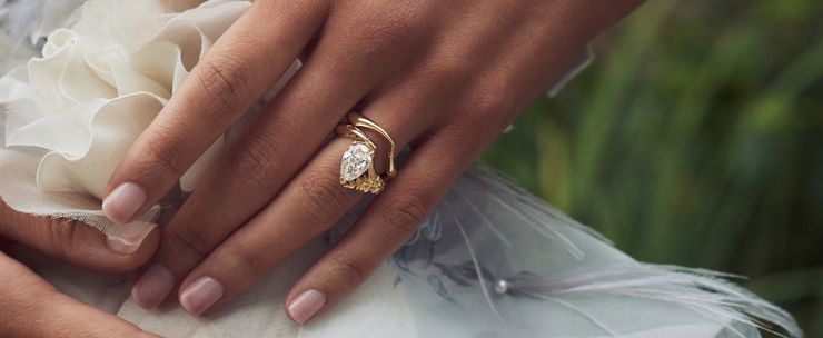 Wide banner eclipse pear