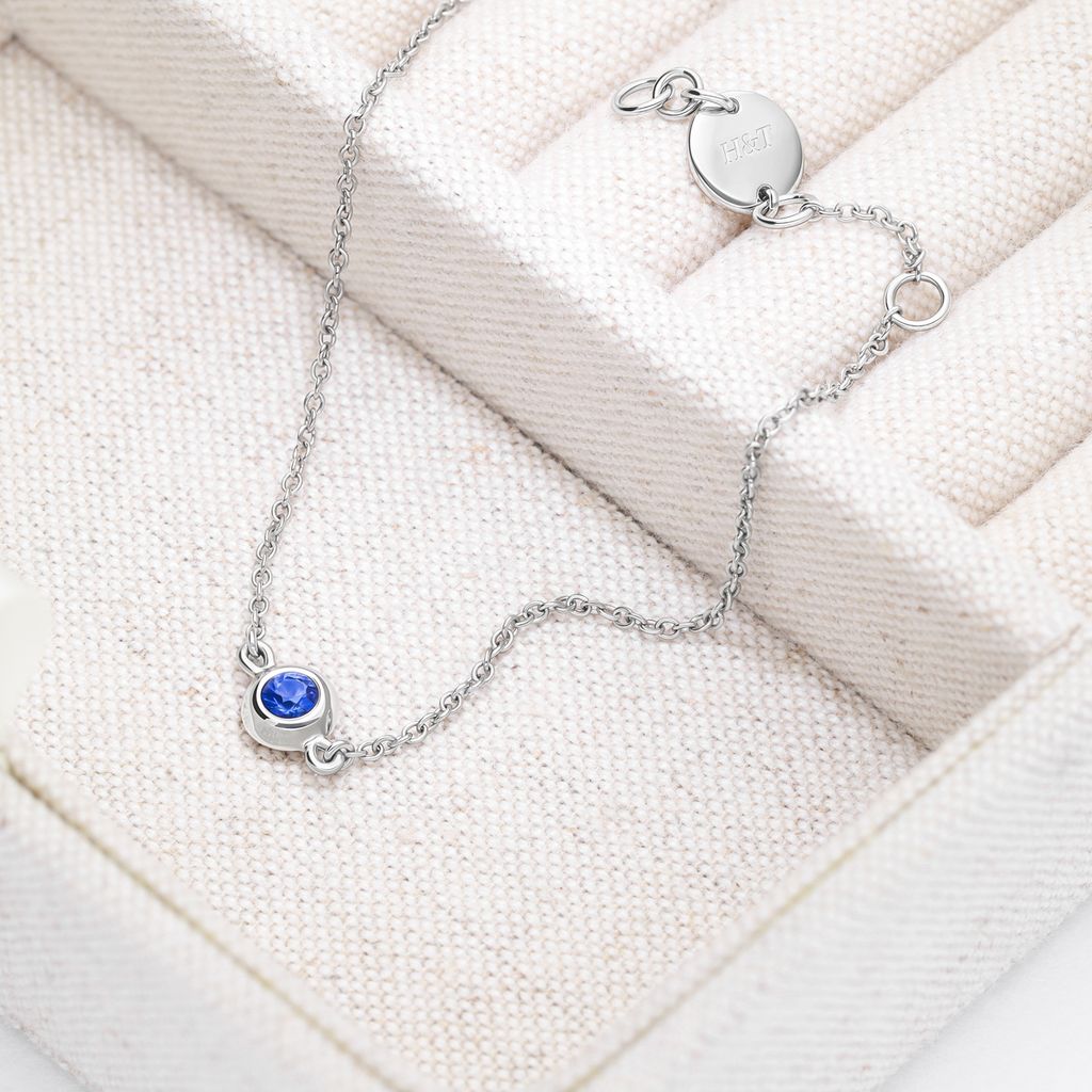 Blue sapphire solanna bracelet jewellery box