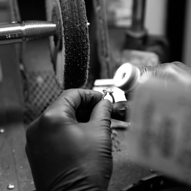 Ring polishing craft sq BW