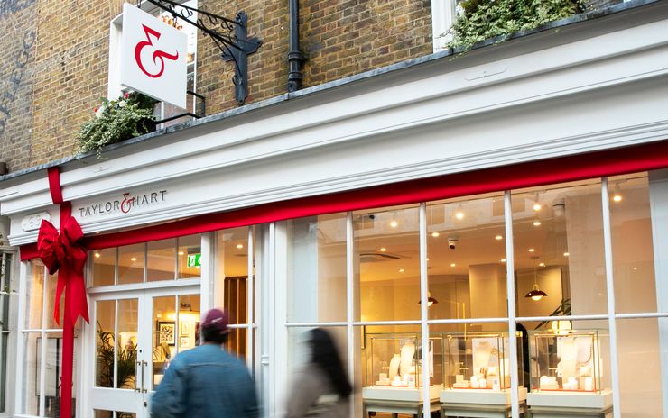 Taylor & Hart jewellery store exterior with festive ribbon