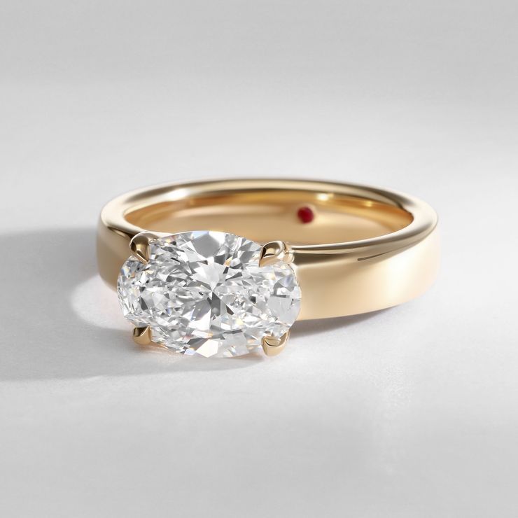 Chunky yellow gold engagement ring inspired Miley Dua Lipa