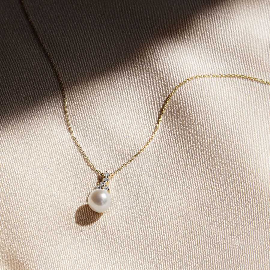 Taylor & Hart Tresor Pearl Drop Necklace Jewellery 1