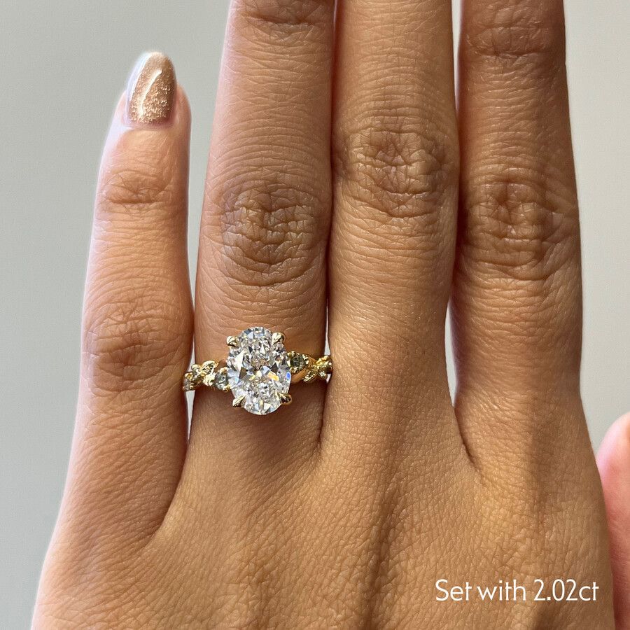 Taylor & Hart Lierre Oval Engagement Ring 1