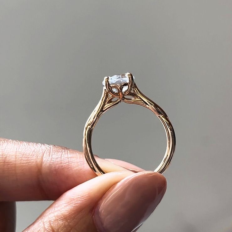Taylor & Hart Mariposa Round Engagement Ring 4