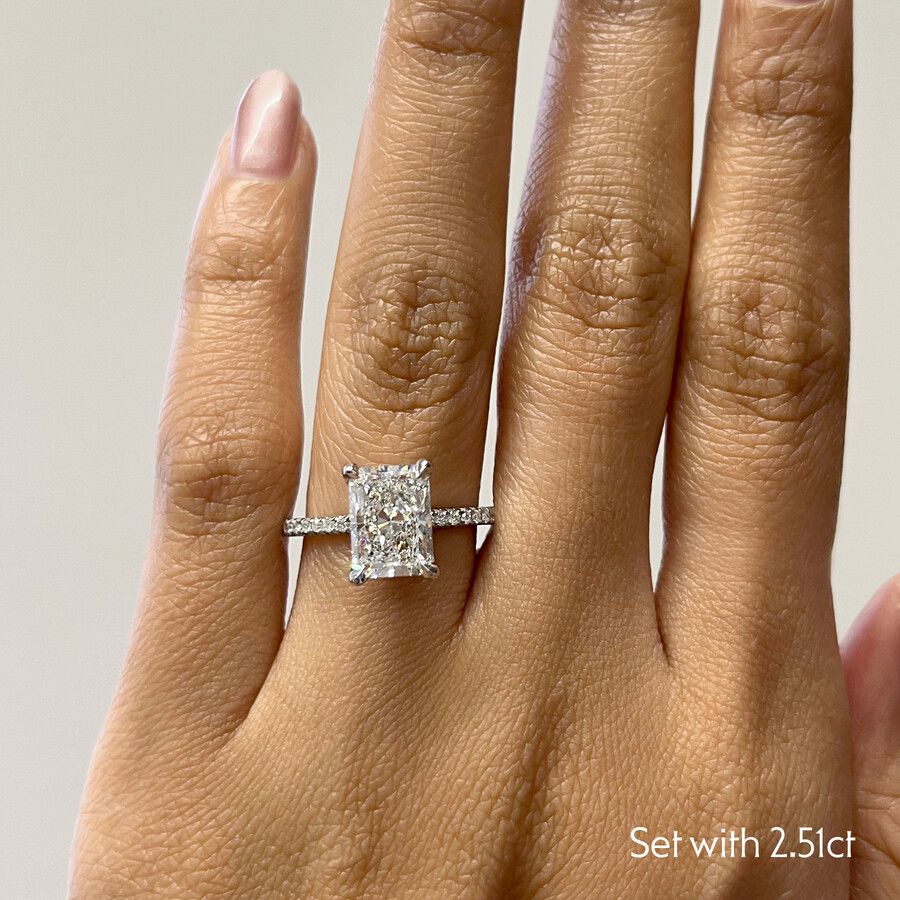 Taylor & Hart Dulcet Radiant Engagement Ring 2