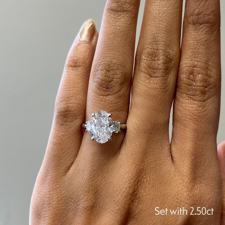 Taylor & Hart Orion Oval Engagement Ring 1