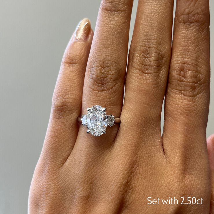 Taylor & Hart Orion Oval Engagement Ring 1