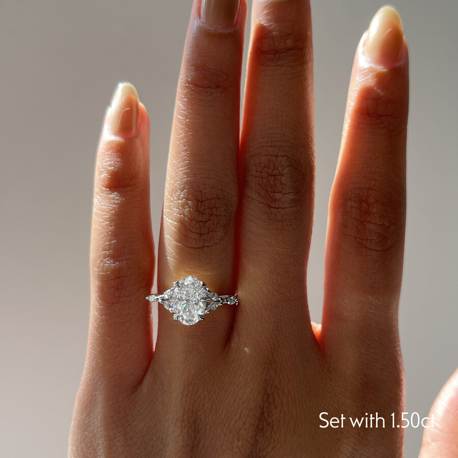 Taylor & Hart Tamora Oval Engagement Ring 1