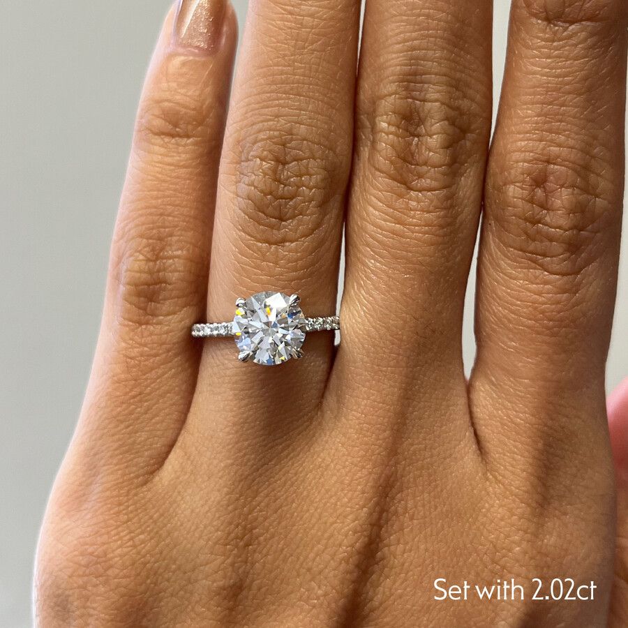 Taylor & Hart Thyme Round Engagement Ring 1