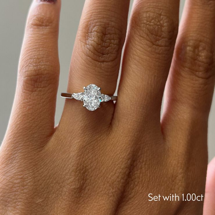 Taylor & Hart Faith Oval Engagement Ring 1