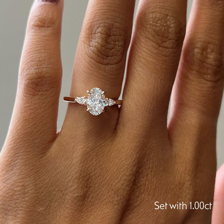 Taylor & Hart Faith Oval Engagement Ring 1